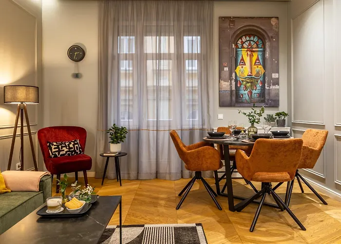 Stylish Comfy W Balcony In Downtown Apartamento Budapest