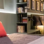 Apartment Stylish Comfy W Balcony In Downtown