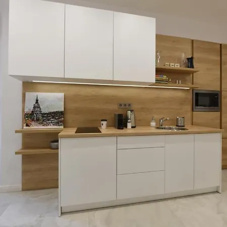 Stylish Comfy W Balcony In Downtown דירה בודפשט