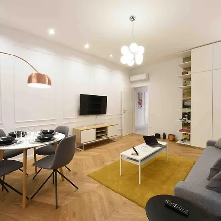 דירה Stylish Comfy W Balcony In Downtown