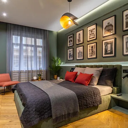 Stylish Comfy W Balcony In Downtown Apartment Budapest