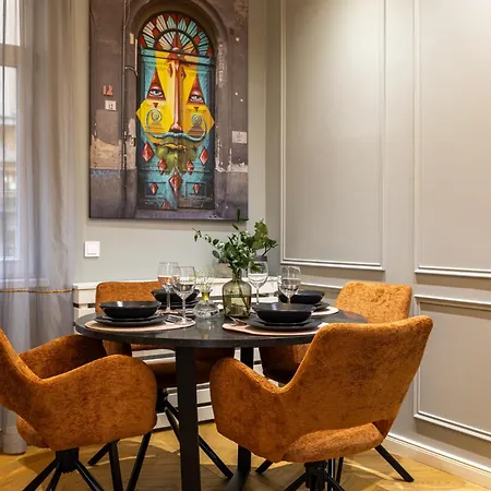 شقة Stylish Comfy W Balcony In Downtown *