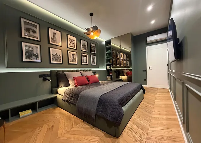 Stylish Comfy W Balcony In Downtown *