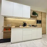 Stylish Comfy W Balcony In Downtown * 부다페스트
