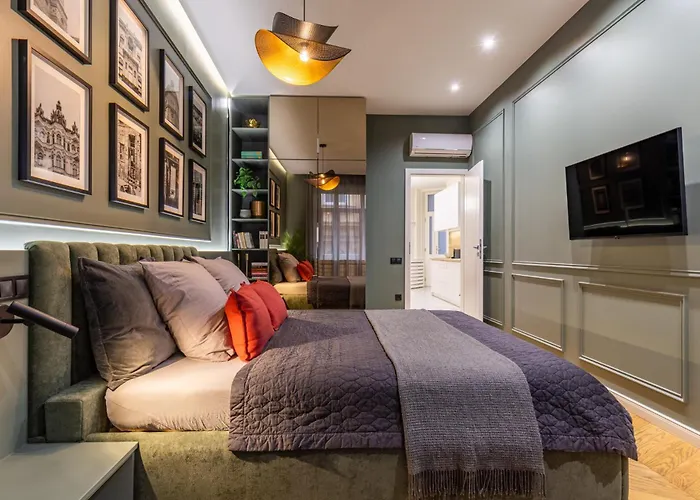 Stylish Comfy W Balcony In Downtown * Boedapest